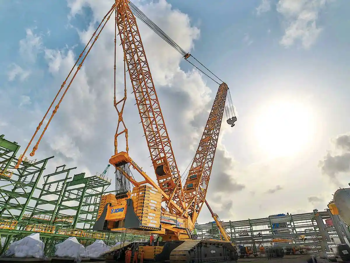 Lifting boom tower cranes